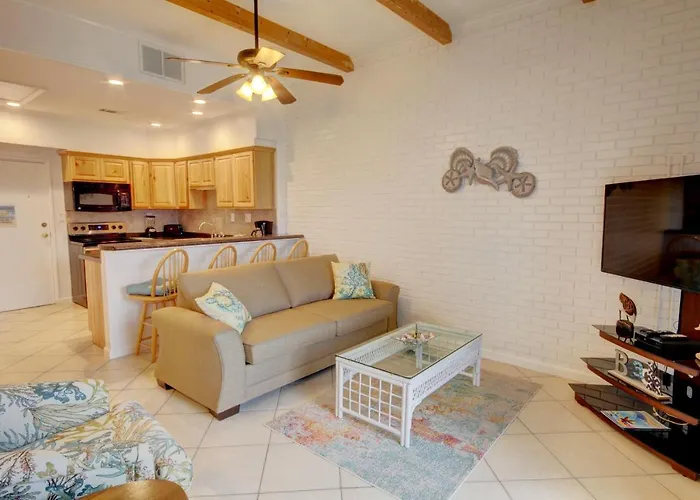 El Matador 627 - Close To All The Amenities Of El Matador!